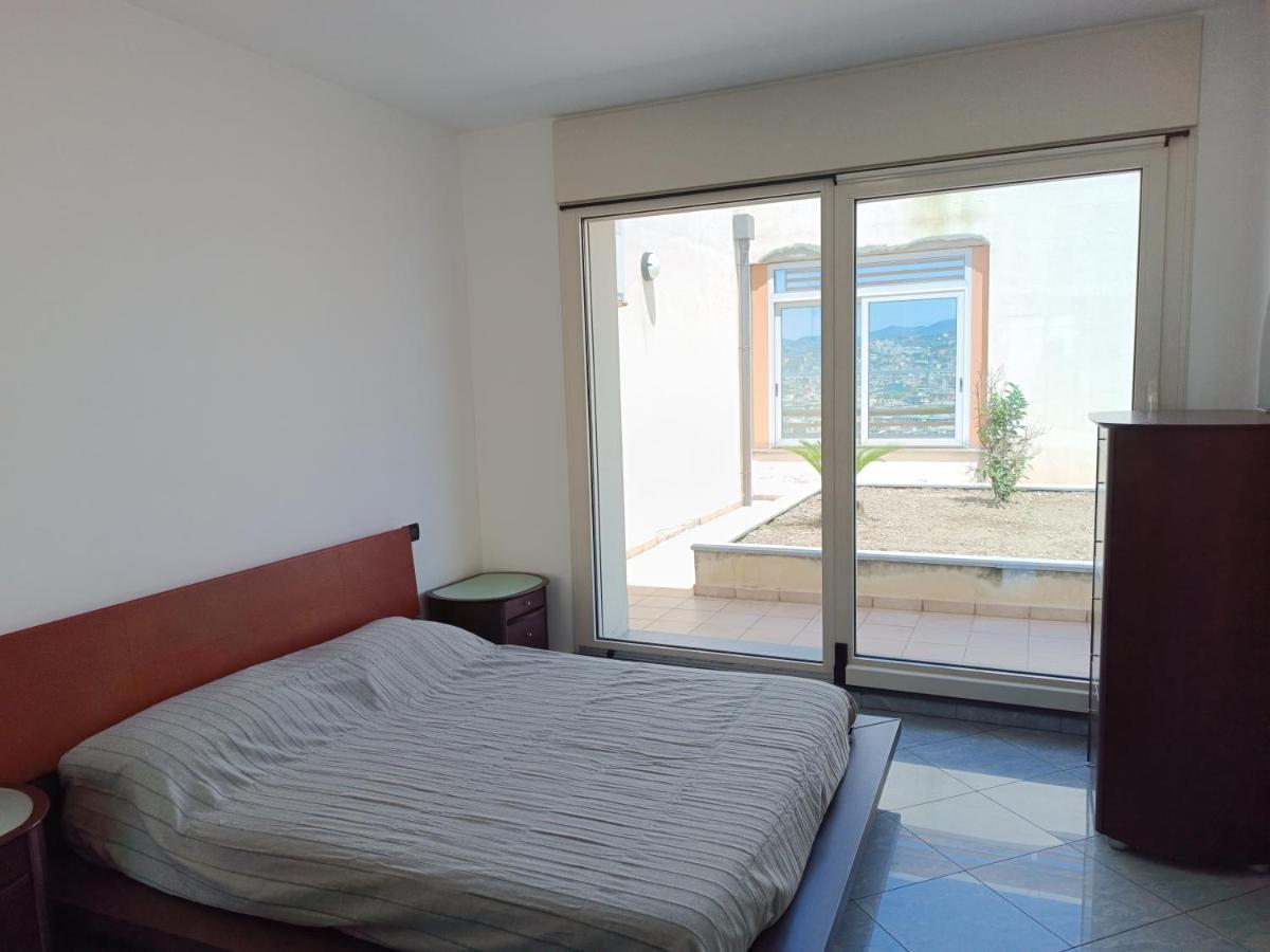 Attico Con Vista Su Genova Génova Exterior foto