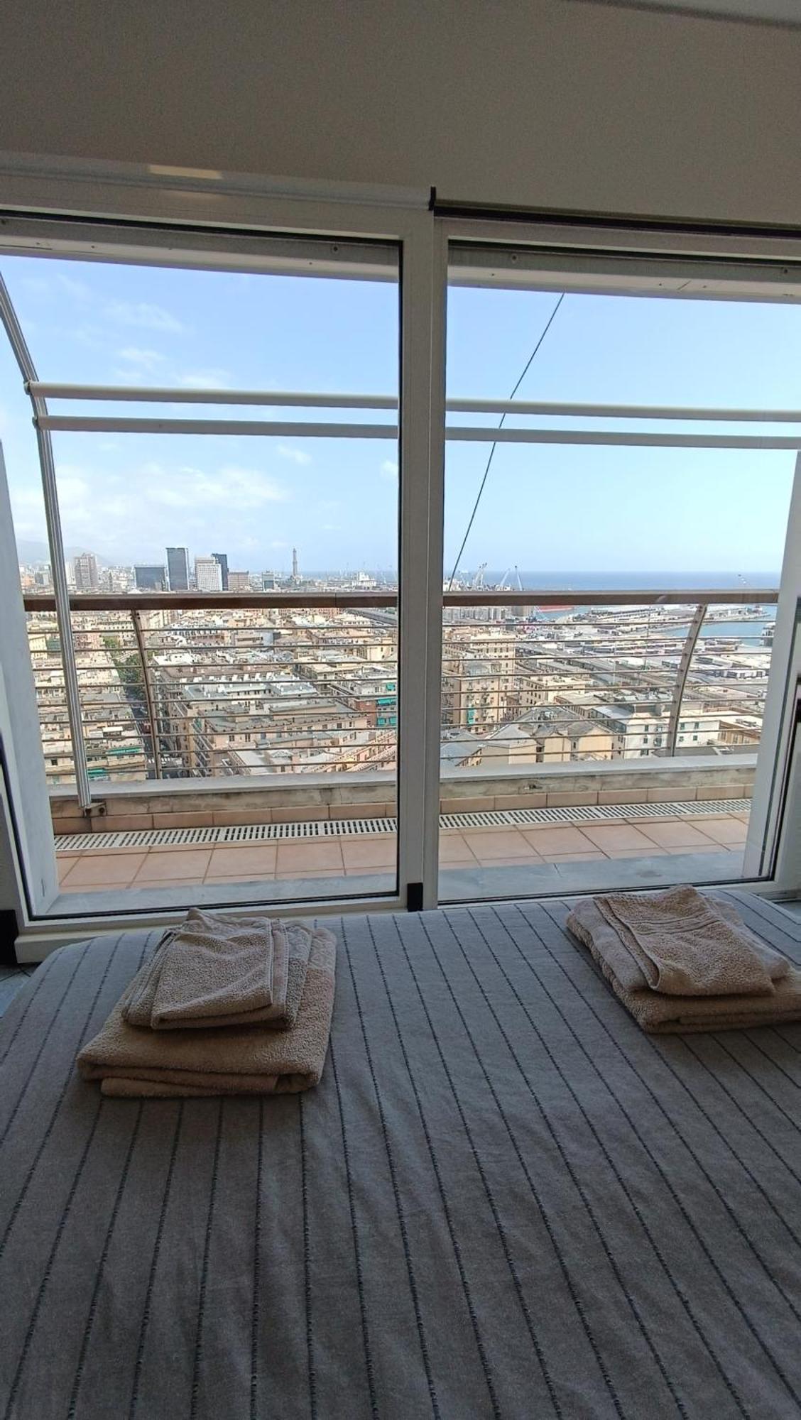 Attico Con Vista Su Genova Génova Exterior foto