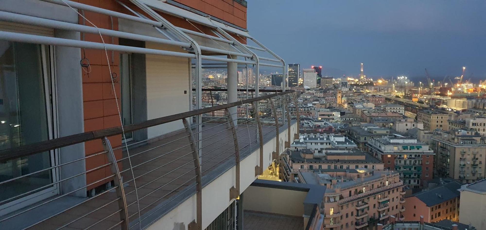 Attico Con Vista Su Genova Génova Exterior foto